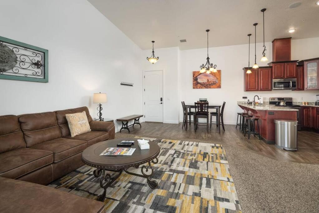 מואב Luxury Downtown Rental - La Dolce Vita Villa #3 מראה חיצוני תמונה